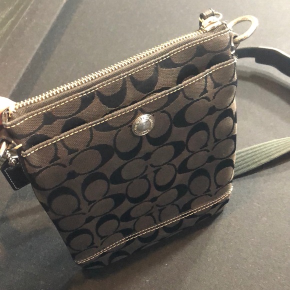 Coach signature canvas crossbody bag - Picture 3 of 5